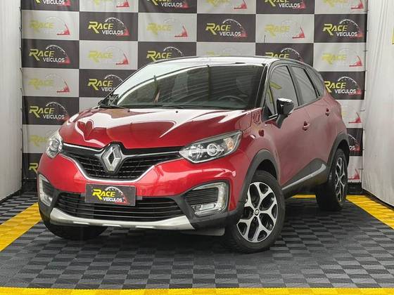 RENAULT CAPTUR 1.6 16V SCE FLEX BOSE X-TRONIC RENAULT CAPTUR 1.6 16V SCE FLEX BOSE X-TRONIC